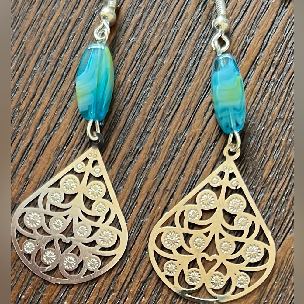 Handmade dangle earrings - Picture 2 of 2